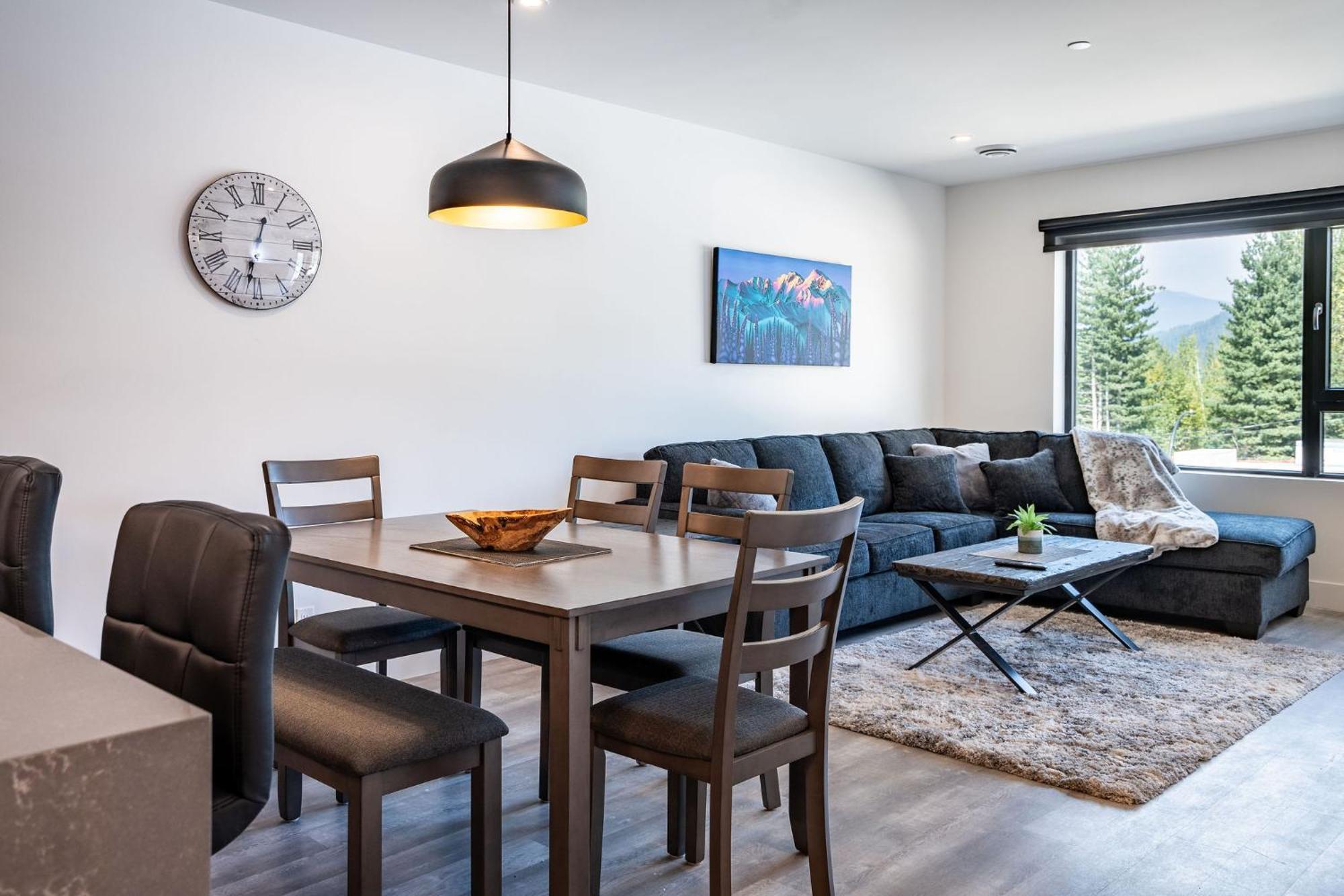 Alpine Haven By Revelstoke Vacations Apartment Luaran gambar